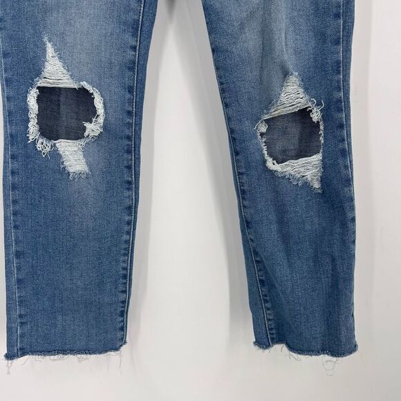 Levi Strauss & Co Women's 724 High Rise Straight Ripped Jeans Pocket Denim Size - Picture 4 of 11